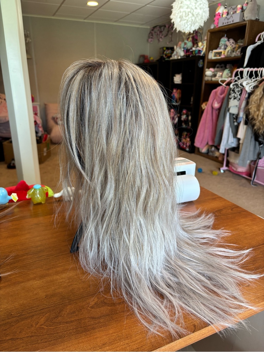 Rene of Paris wig - Roxie - Picture 4 of 5